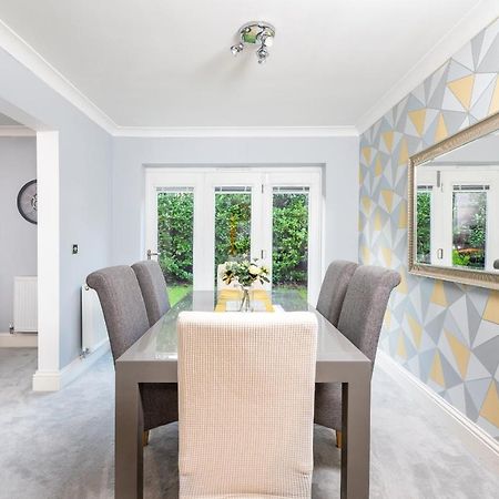 Spacious And Modern Townhouse I Pass The Keys York Exteriör bild