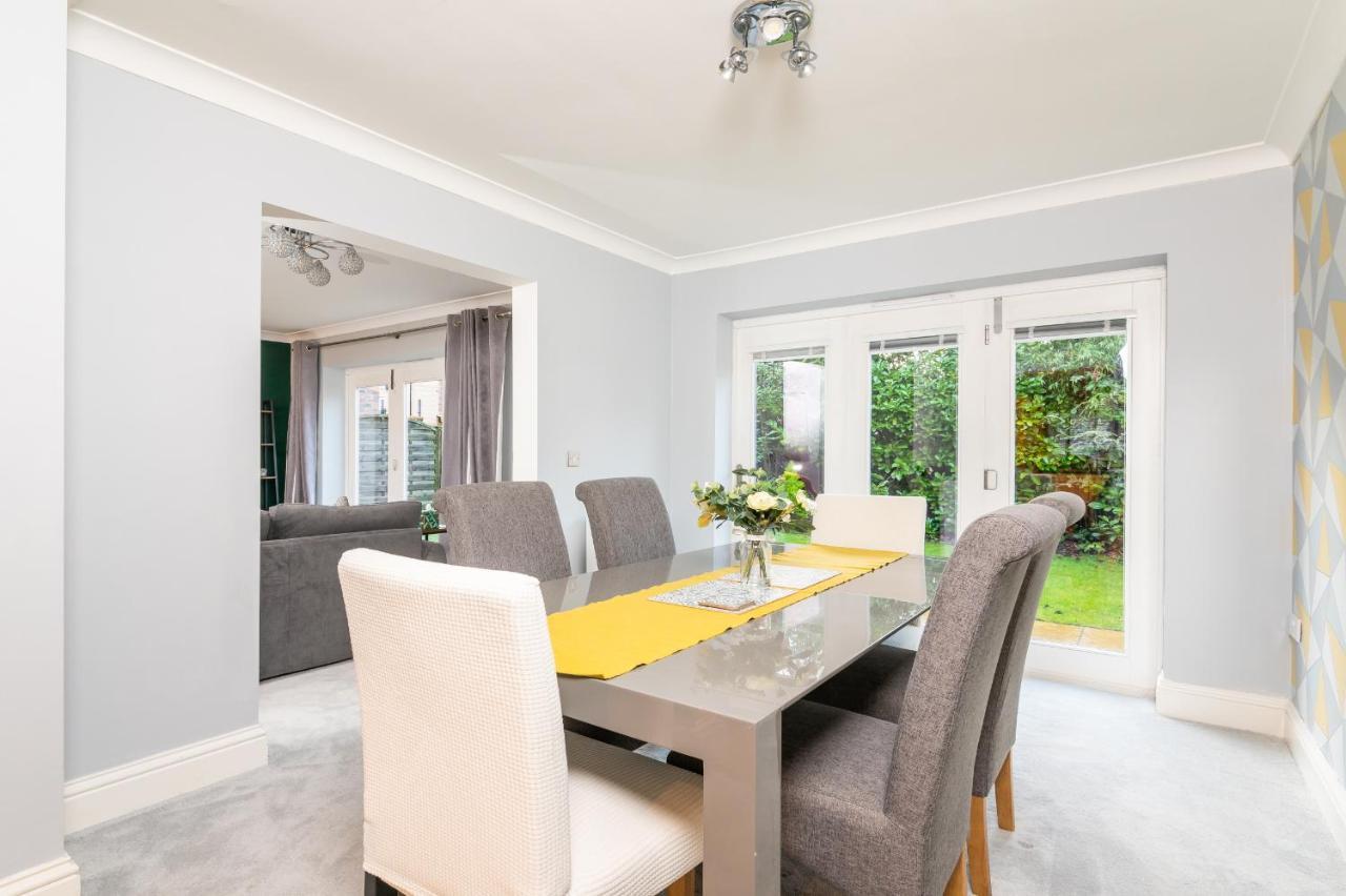 Spacious And Modern Townhouse I Pass The Keys York Exteriör bild