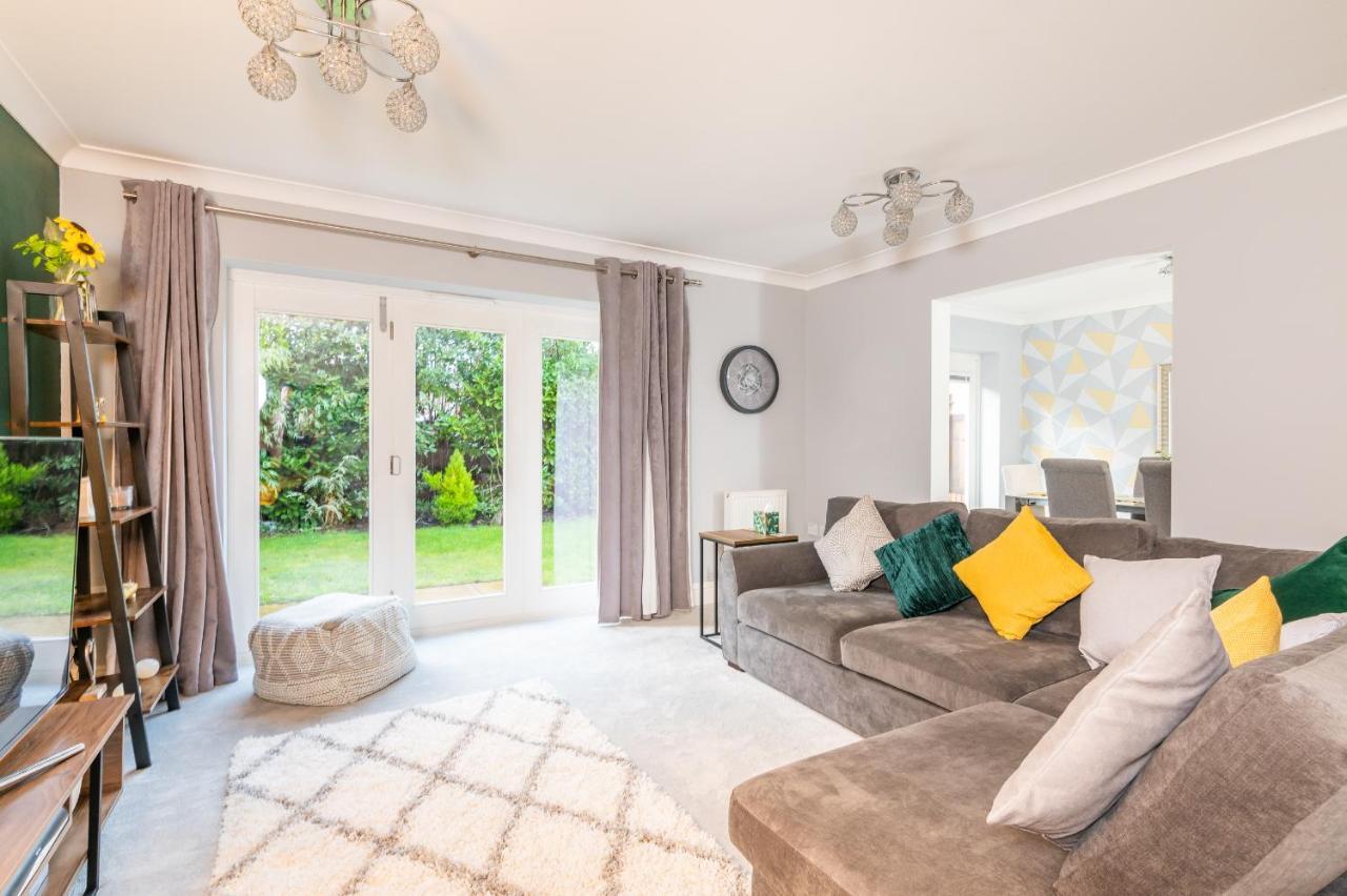 Spacious And Modern Townhouse I Pass The Keys York Exteriör bild