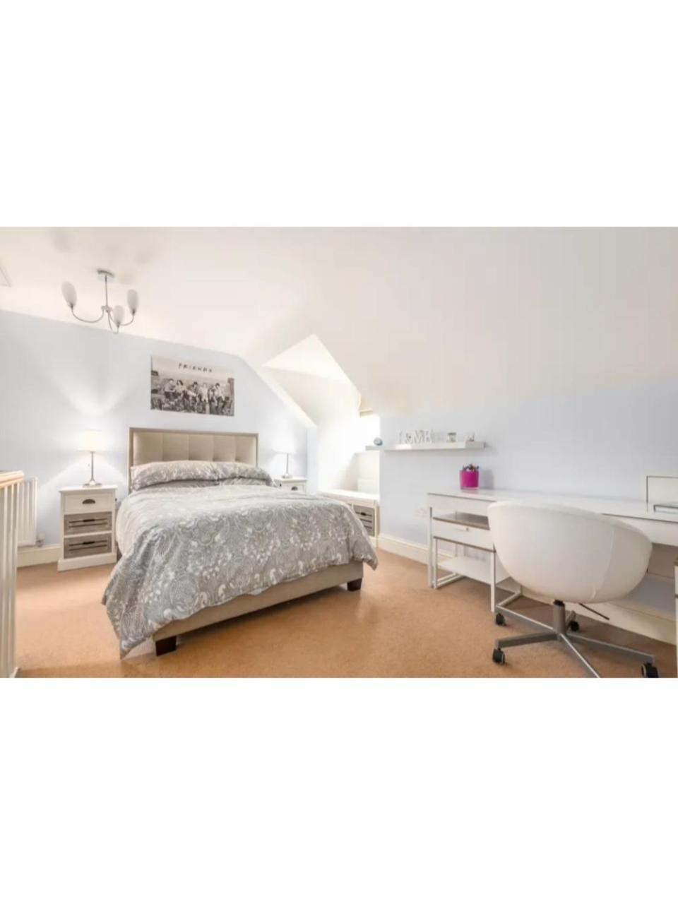Spacious And Modern Townhouse I Pass The Keys York Exteriör bild